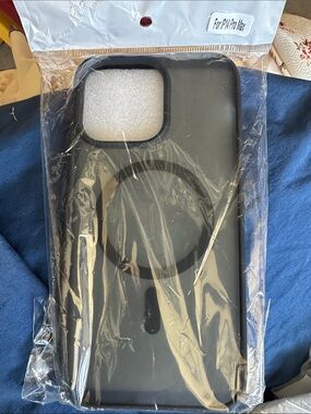 Source Unknown Black MagSafe-Style iPhone Case